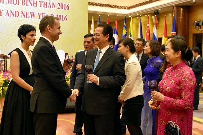 Vietnam determined to defend its national sovereignty and legitimate interests in the East Sea - ảnh 1